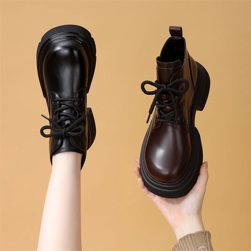 低帮厚底超火炸街小短靴女2025年秋冬新款韩版单靴加绒软底马丁靴
