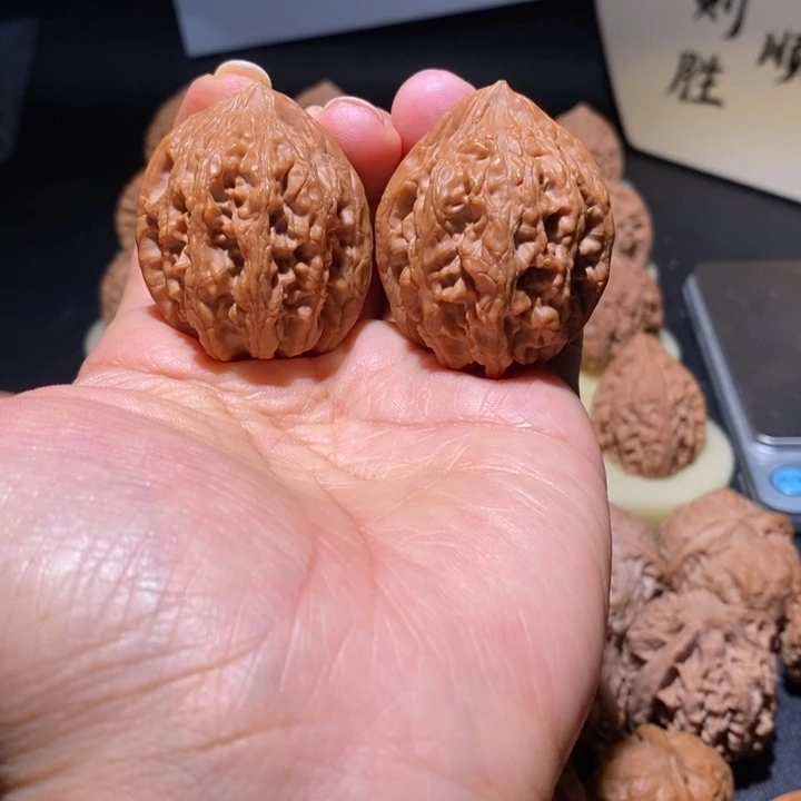 文玩核桃吊坠大沽石36+