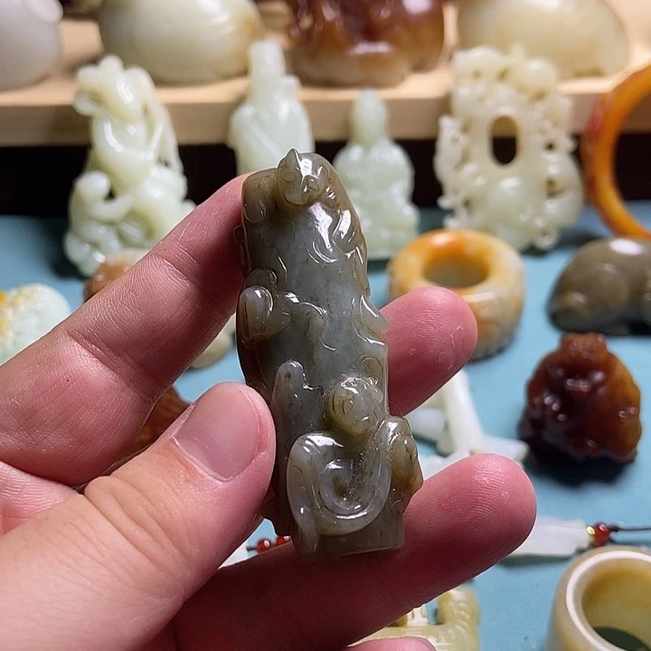 和田玉未镶嵌挂件