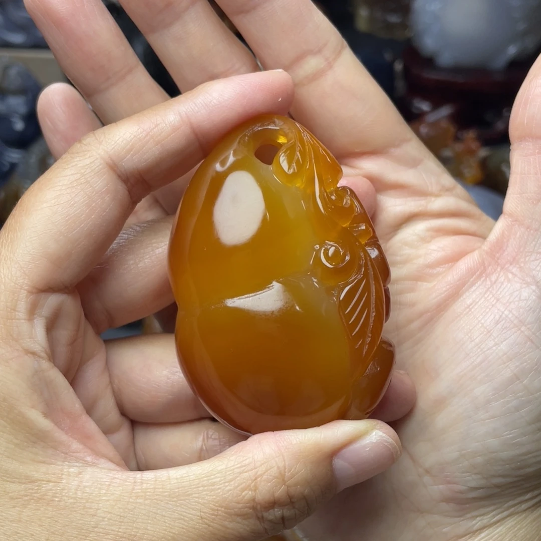 依***。玛瑙/玉髓未镶嵌玛瑙
