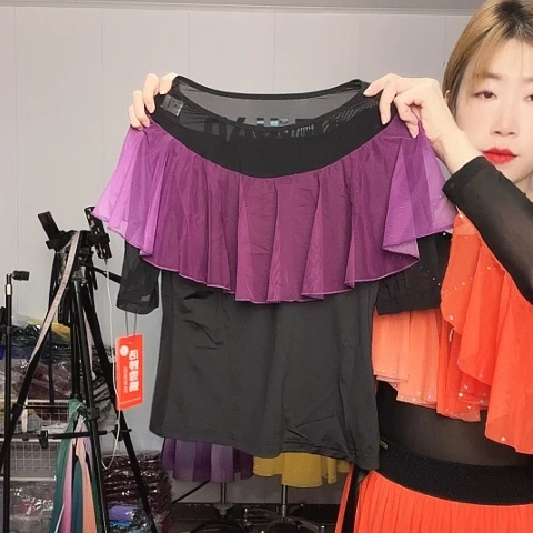M。