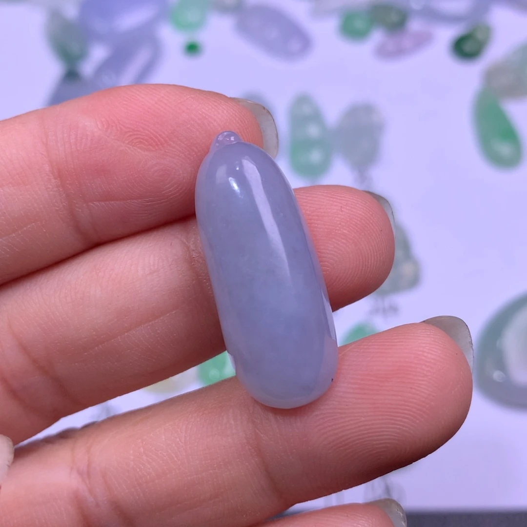 翡翠未镶嵌颈饰瓜