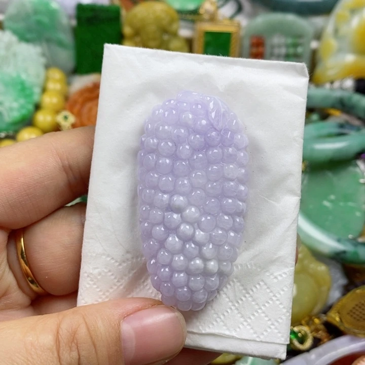 翡翠吊坠(赠链)未镶嵌