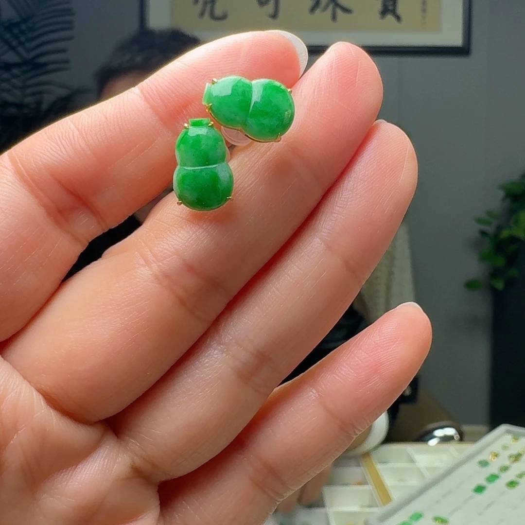 翡翠18K金镶嵌耳饰天然