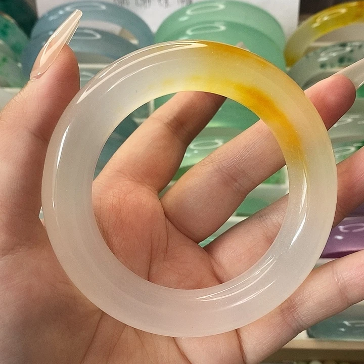 石英质玉未镶嵌手镯