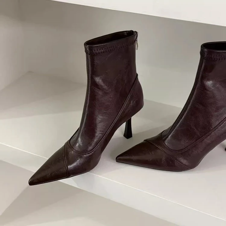 法式尖头细跟短靴女2026年秋冬新款高跟瘦瘦靴皮质后拉链踝靴跟鞋