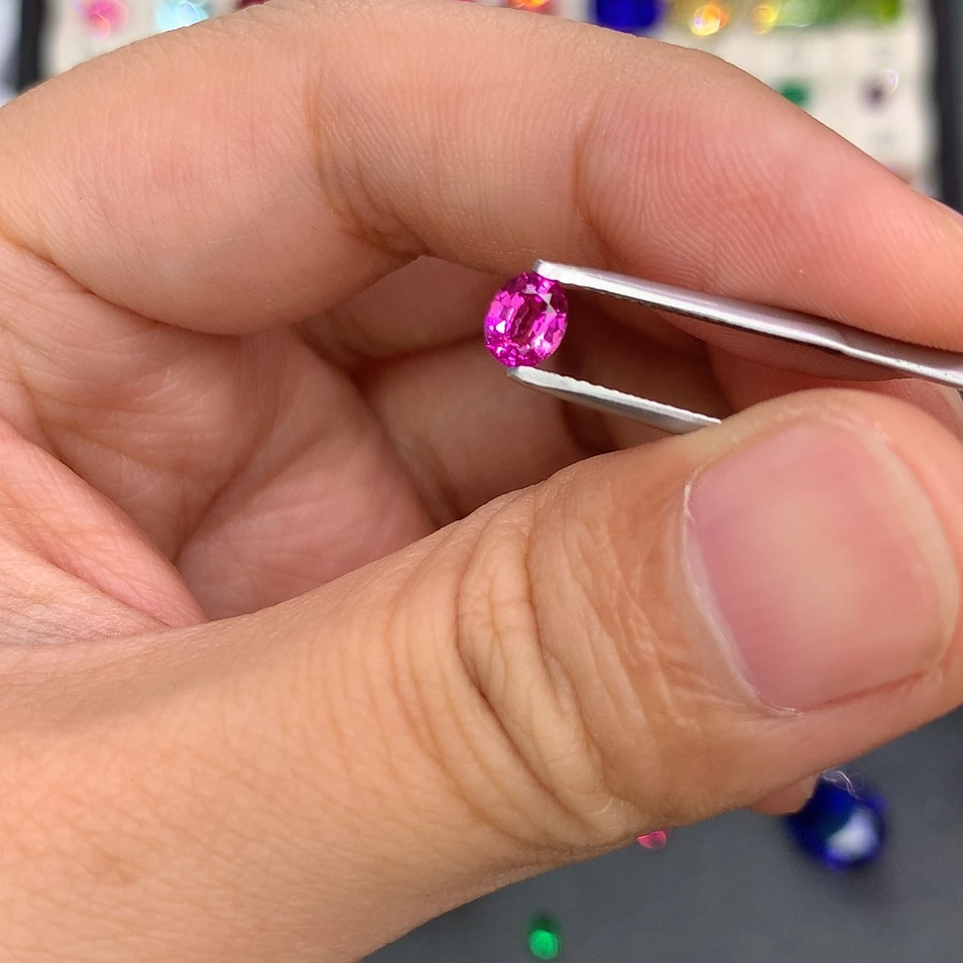 彩色蓝宝石裸石46分热粉粉蓝宝