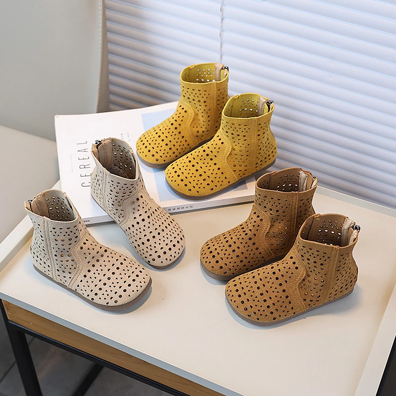 女童英伦风百搭2025夏季新款美拉德复古镂空靴子透气平底洞洞凉靴