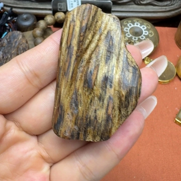 大叶紫檀（黑酸枝木类）