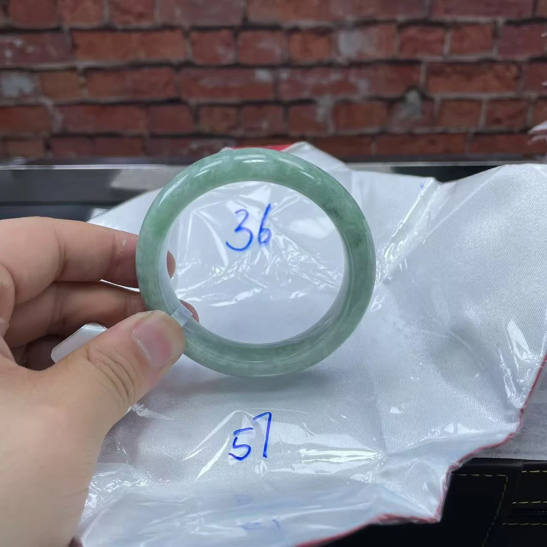 毛货手镯需精细抛光/36