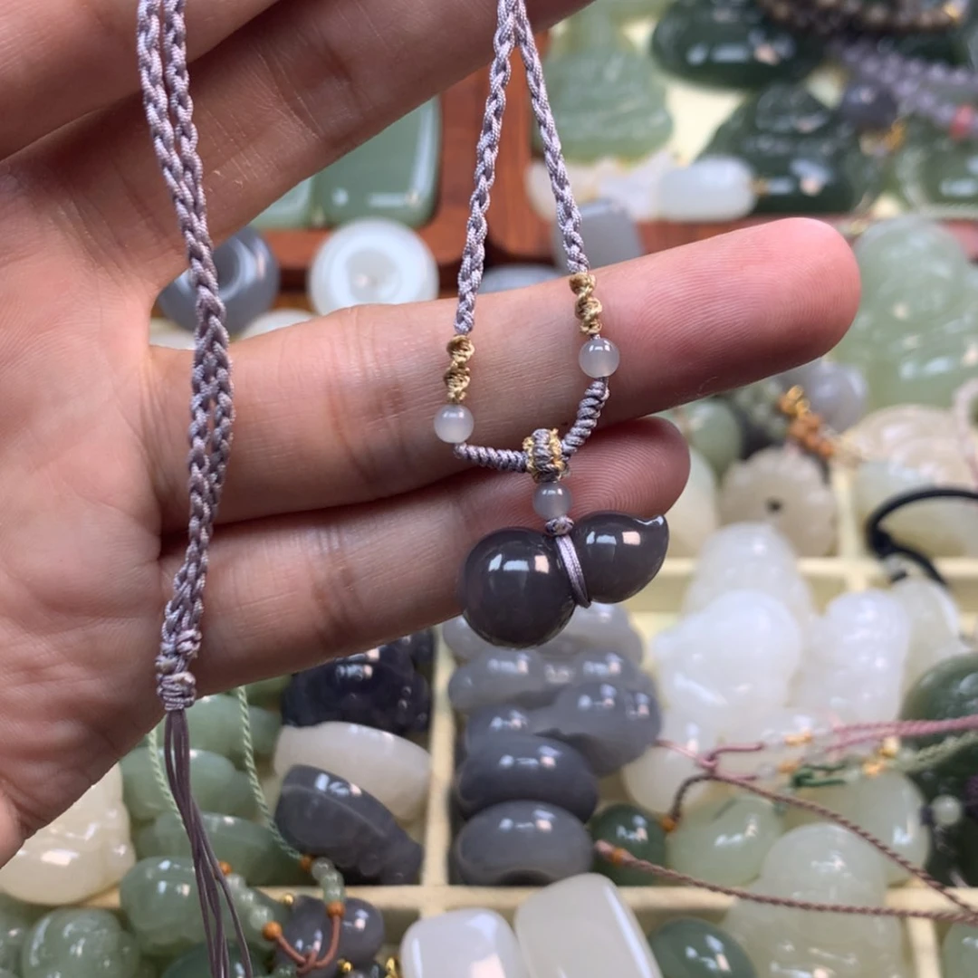 【闪购商品】颈饰未镶嵌和田玉