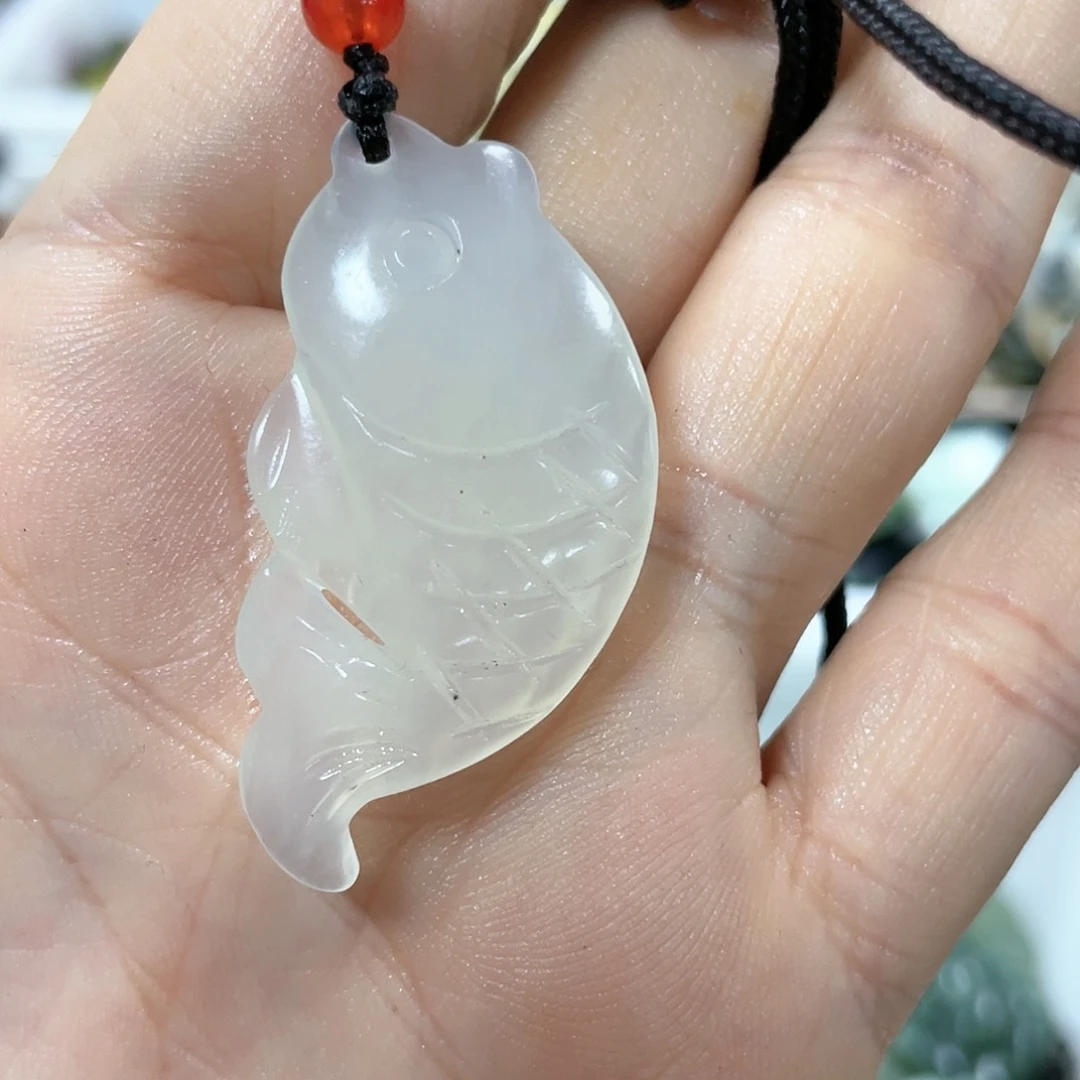 蛇纹石玉颈饰合金