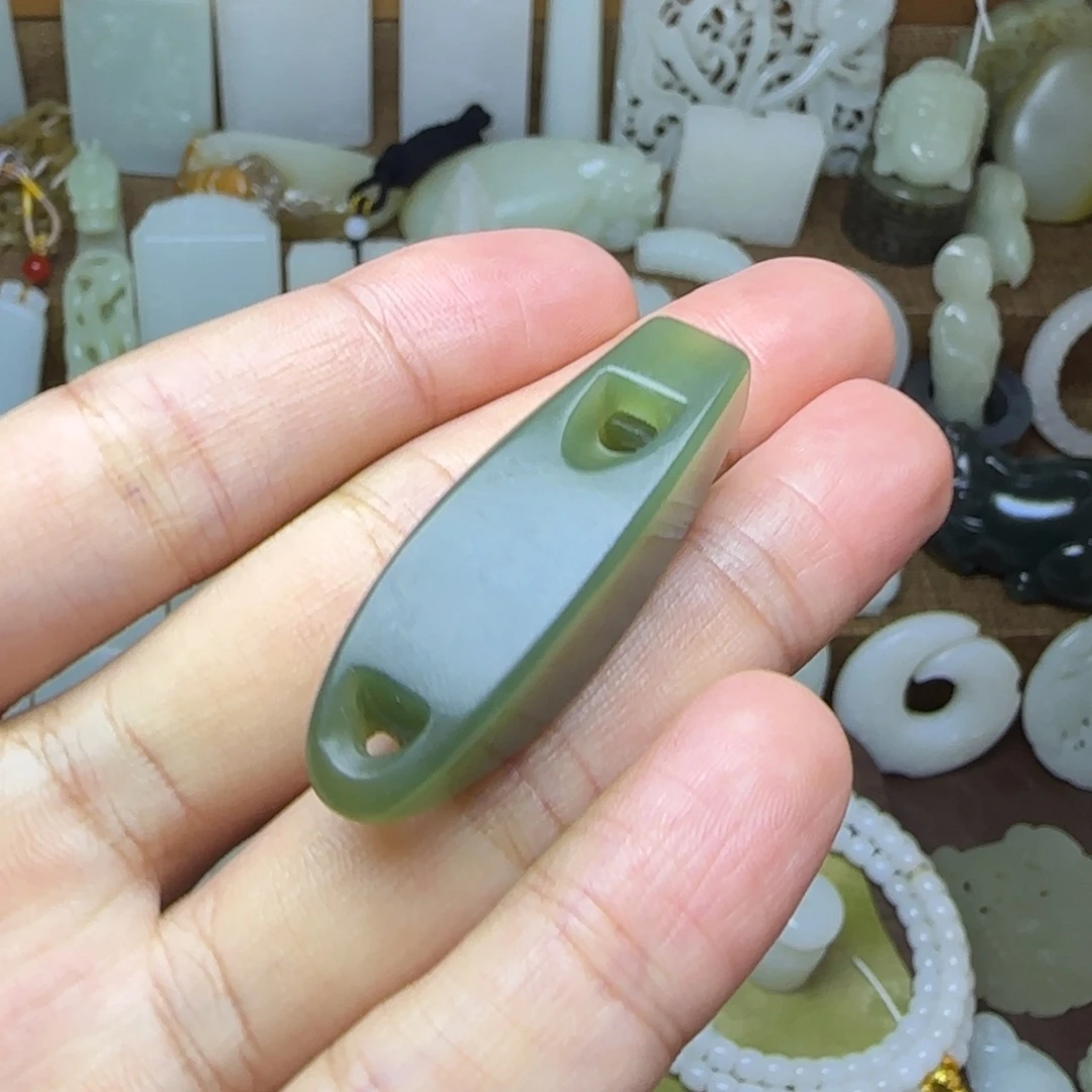 和田玉未镶嵌挂件哨子