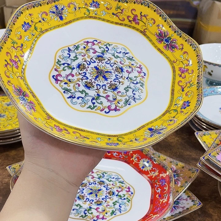 2个8英寸花口盘……