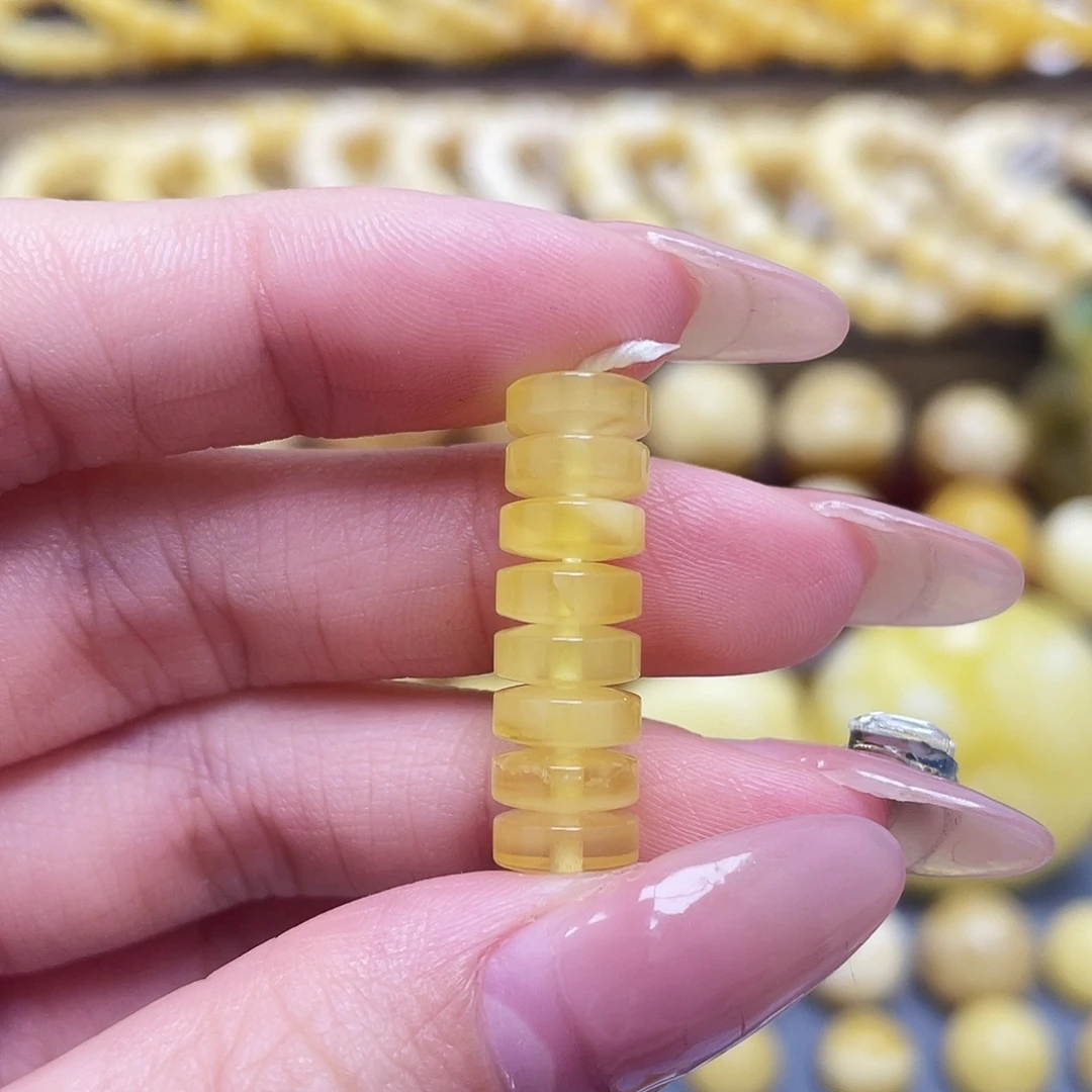 未镶嵌琥珀裸石8*3mm隔片瑕疵