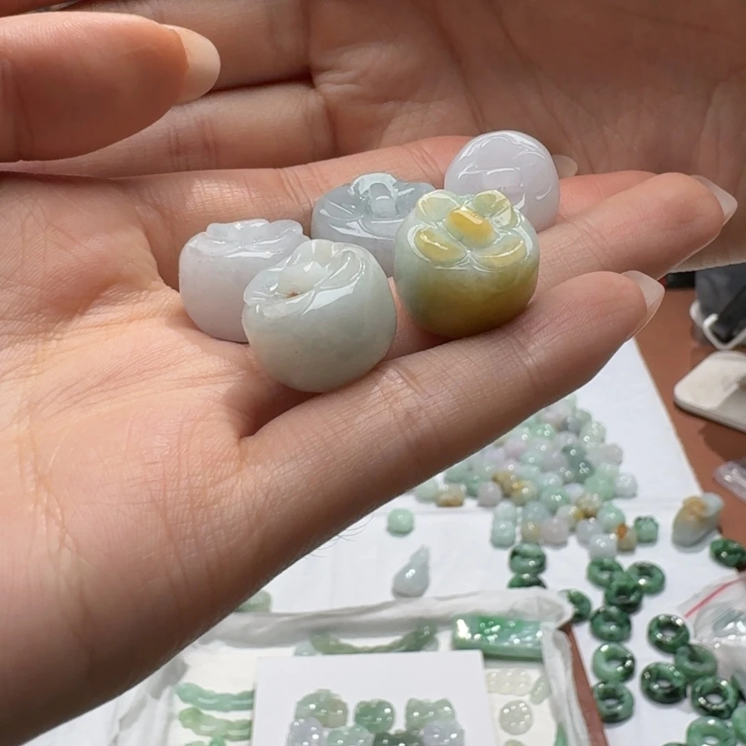 未镶嵌挂件翡翠福利1个，不包邮，拍一单邮费发货