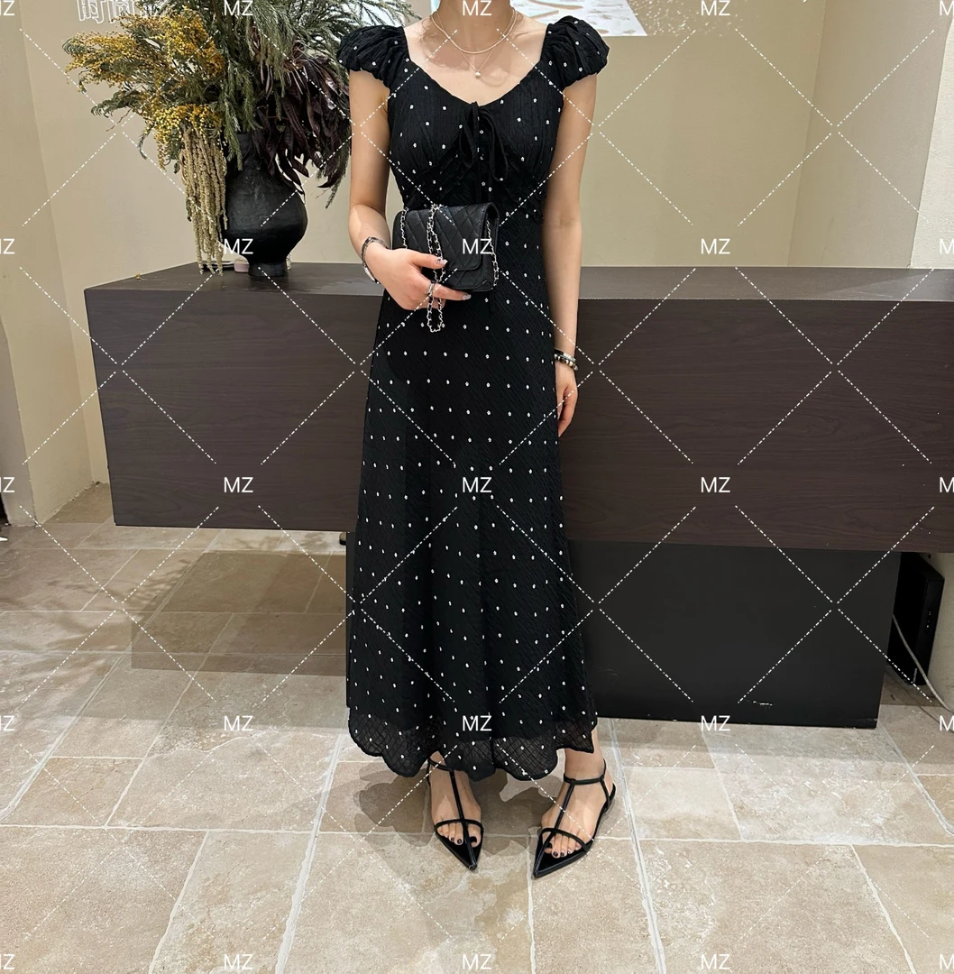 【格子家】夏季气质女神裙显瘦荷叶边V领收腰碎花裙B086