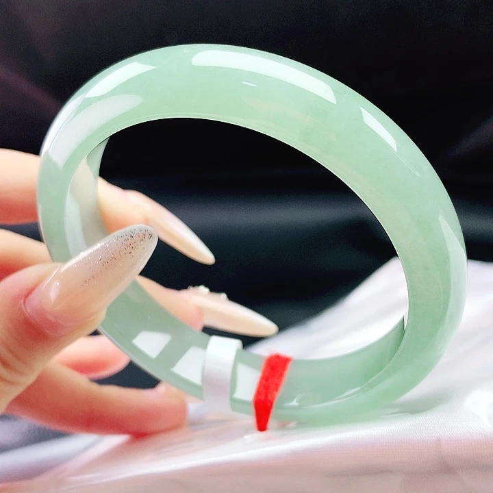 翡翠未镶嵌手镯57圈