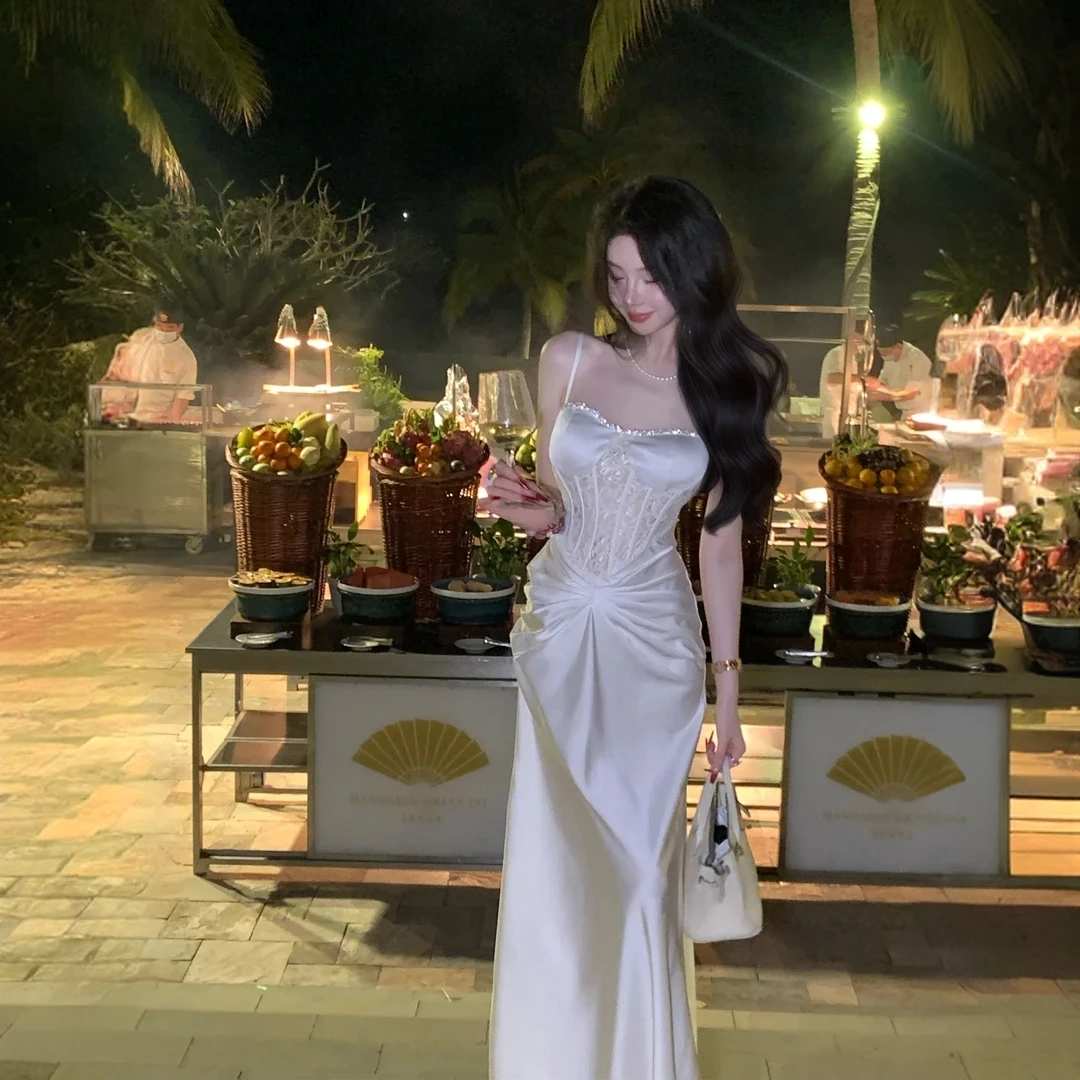 女神降临 蕾丝拼接鱼骨吊带连衣裙礼服裙女绝美收腰显瘦褶皱长裙