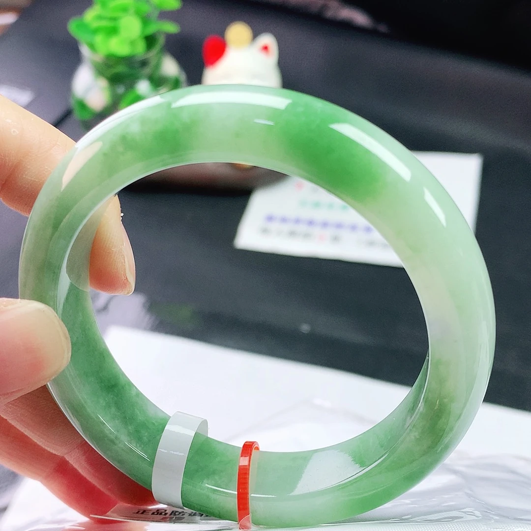 翡翠手镯未镶嵌56+圈