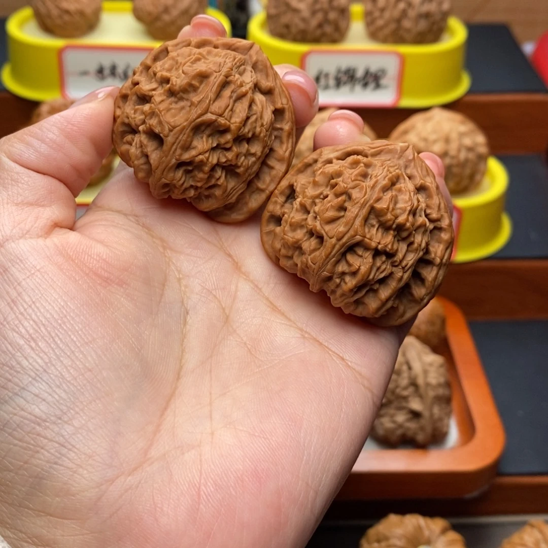 想***屁文玩核桃吊坠41三角白