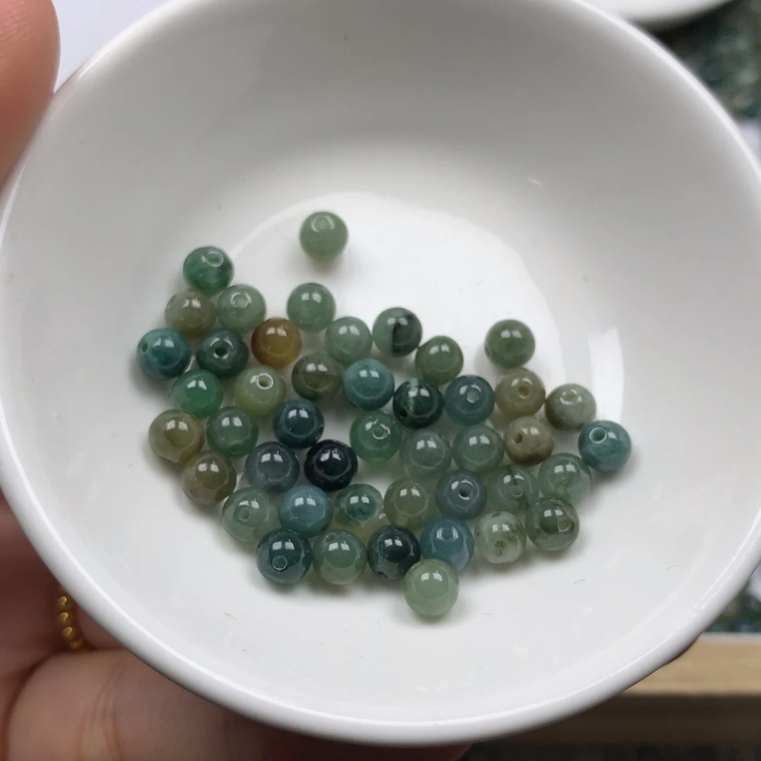 翡翠颈饰未镶嵌卡5➕。40颗。单圈