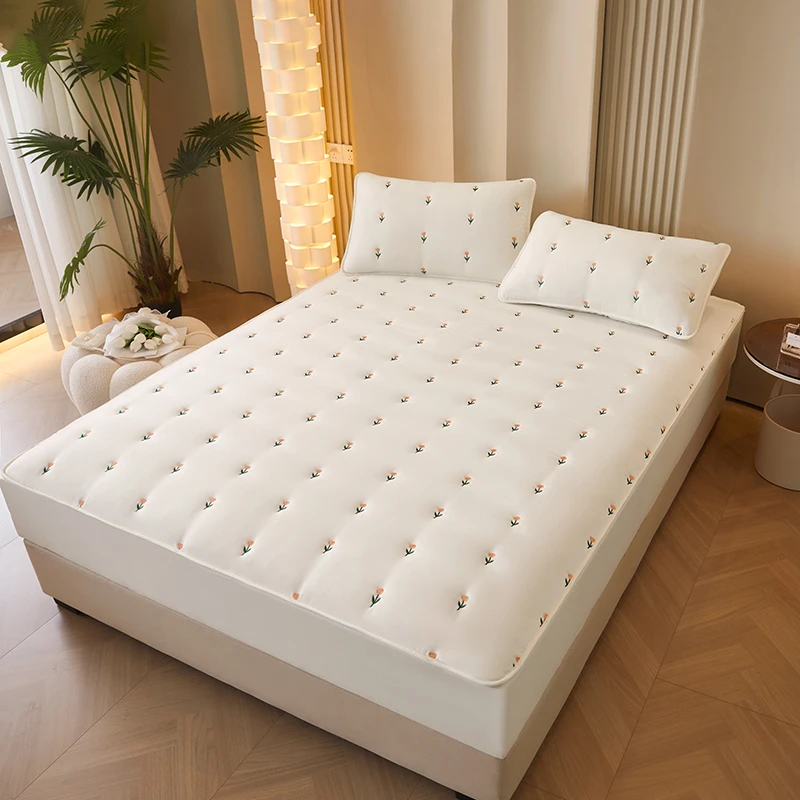 刺绣小花三层加厚夹棉抗菌床笠透气防滑床垫榻榻米保护罩四季通用