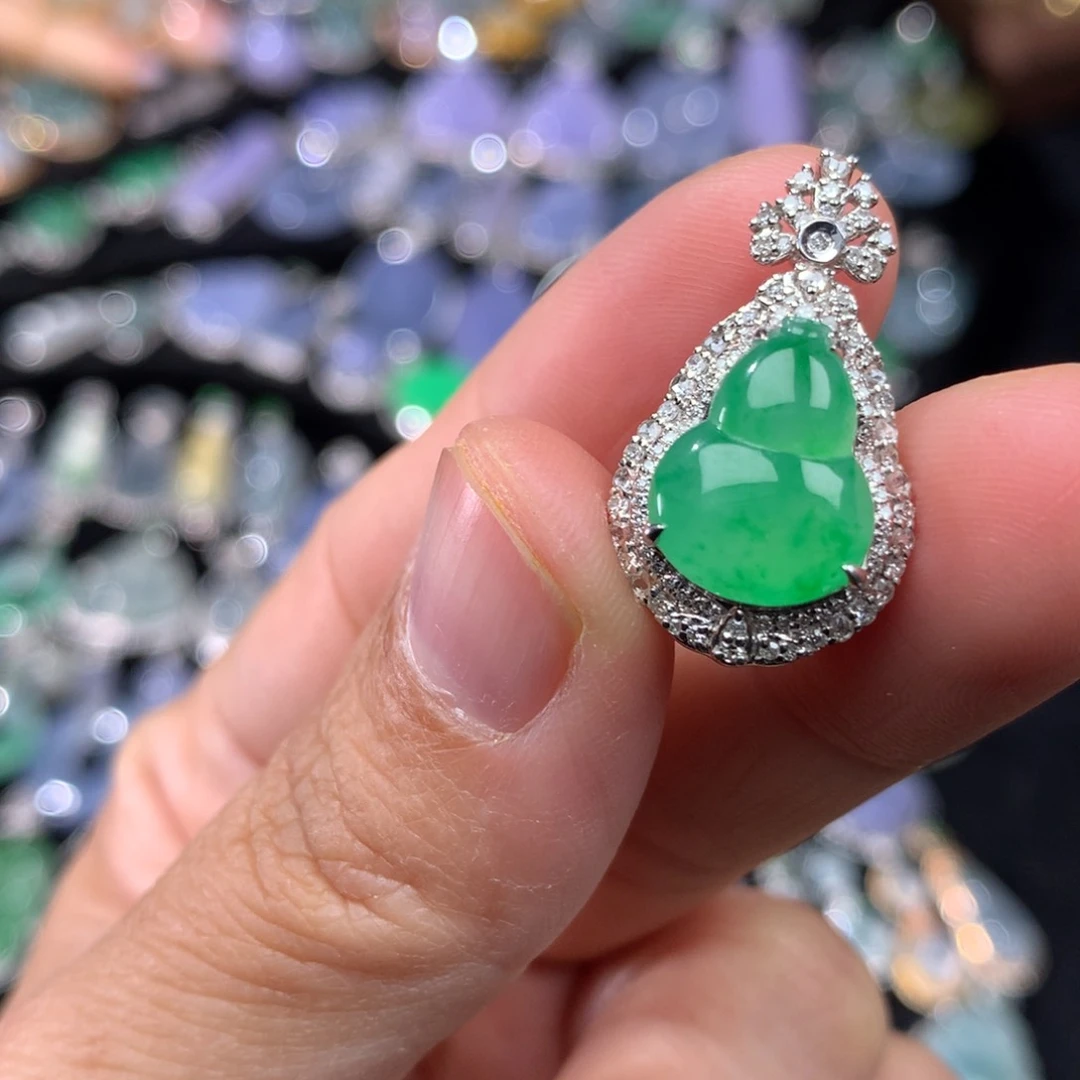 吊坠(不含链)18K金镶嵌翡翠