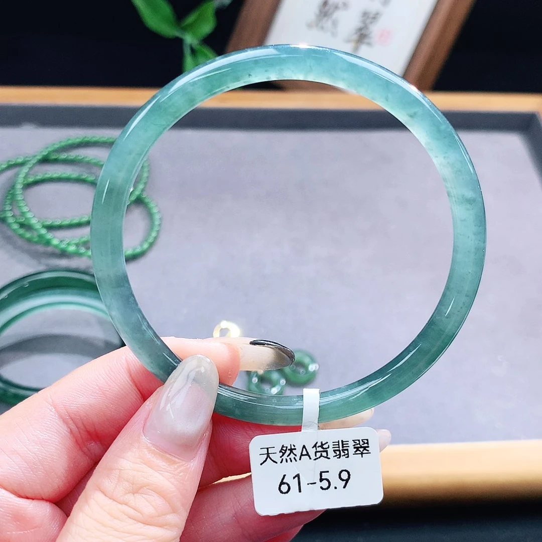 翡翠手镯（圆镯）未镶嵌