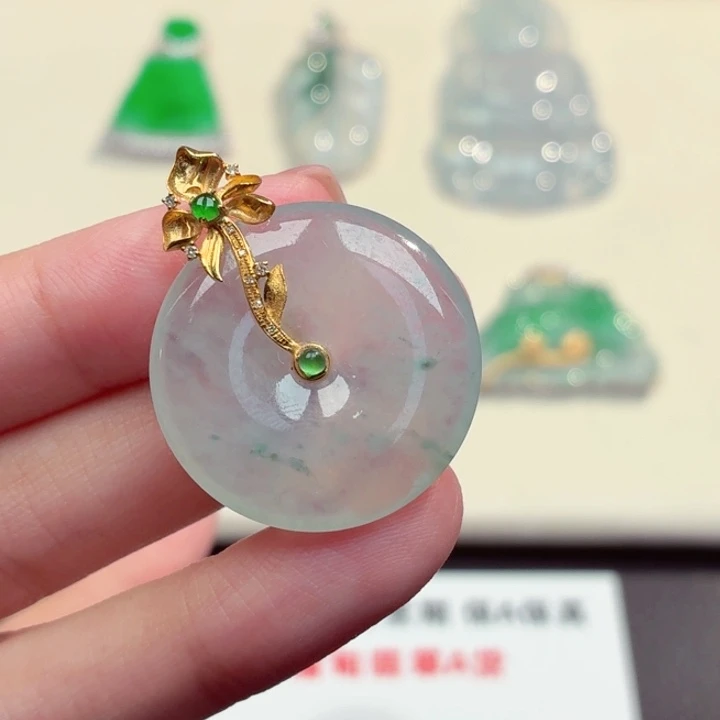 翡翠18K金镶嵌颈饰