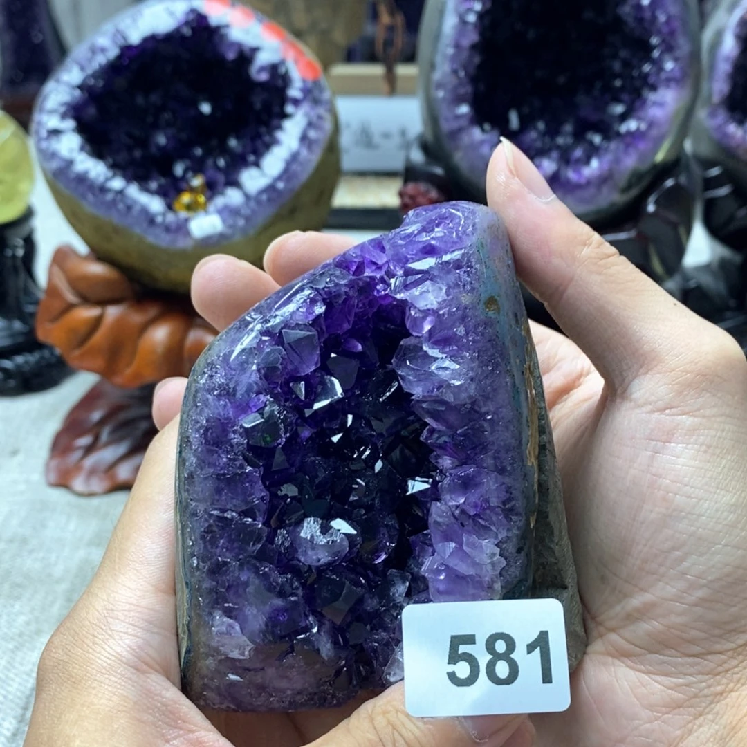 未镶嵌水晶大型摆件（非配饰）