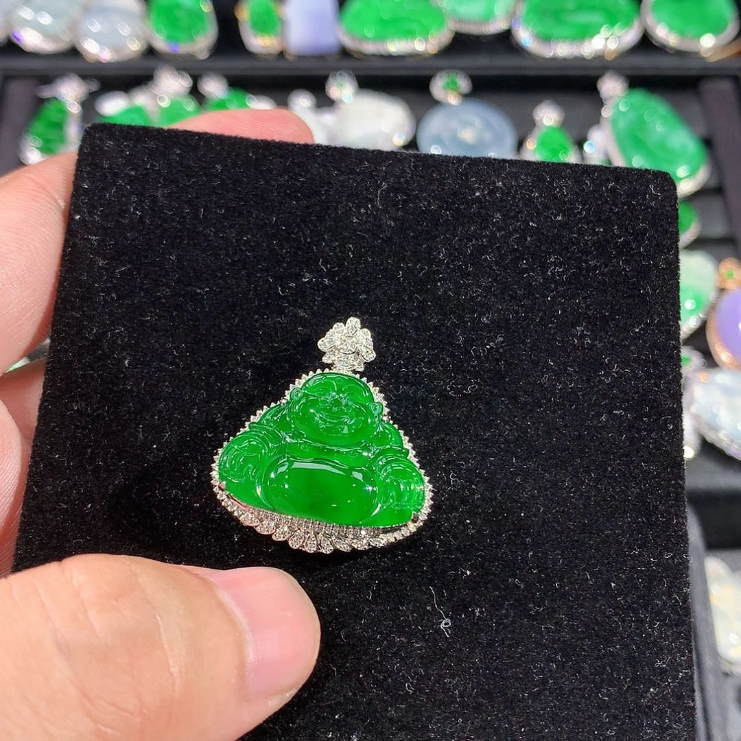 翡翠18K金镶嵌颈饰