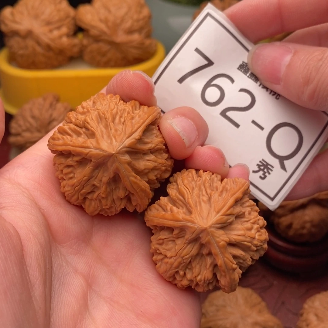 文玩核桃把件玉龙奔38