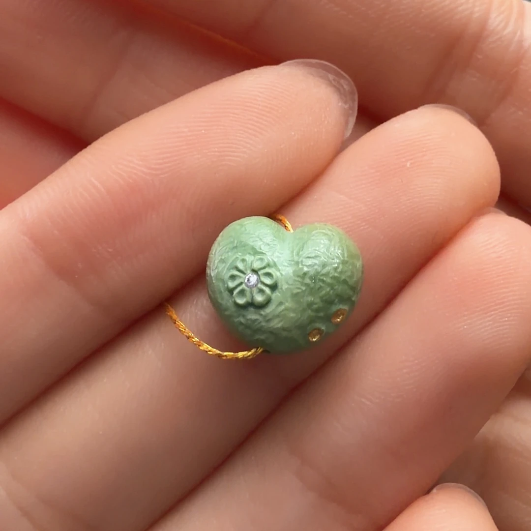 绿松石未镶嵌颈饰