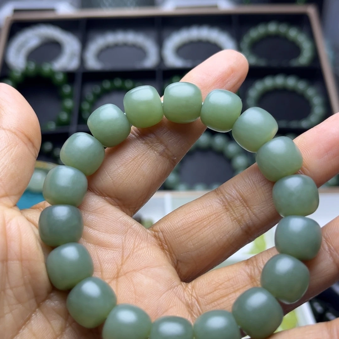 和田玉未镶嵌手串