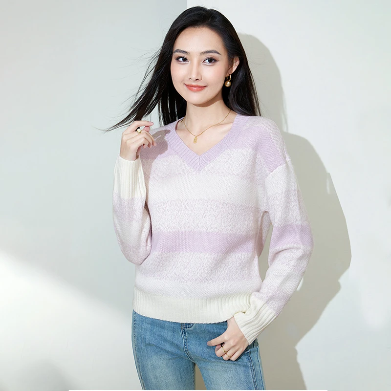 【专柜品质】渐变色套头针织衫女时尚慵懒感打底衫V领长袖上衣条纹