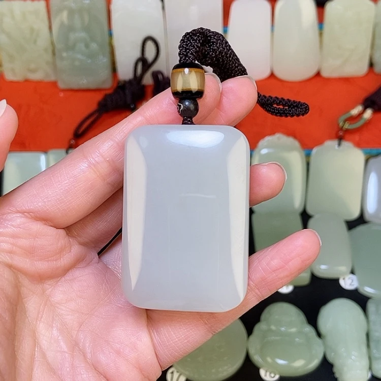 【闪购商品】颈饰未镶嵌和田玉