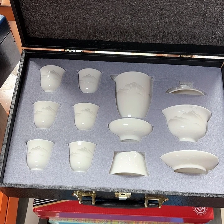 孤品茶具套装等。
