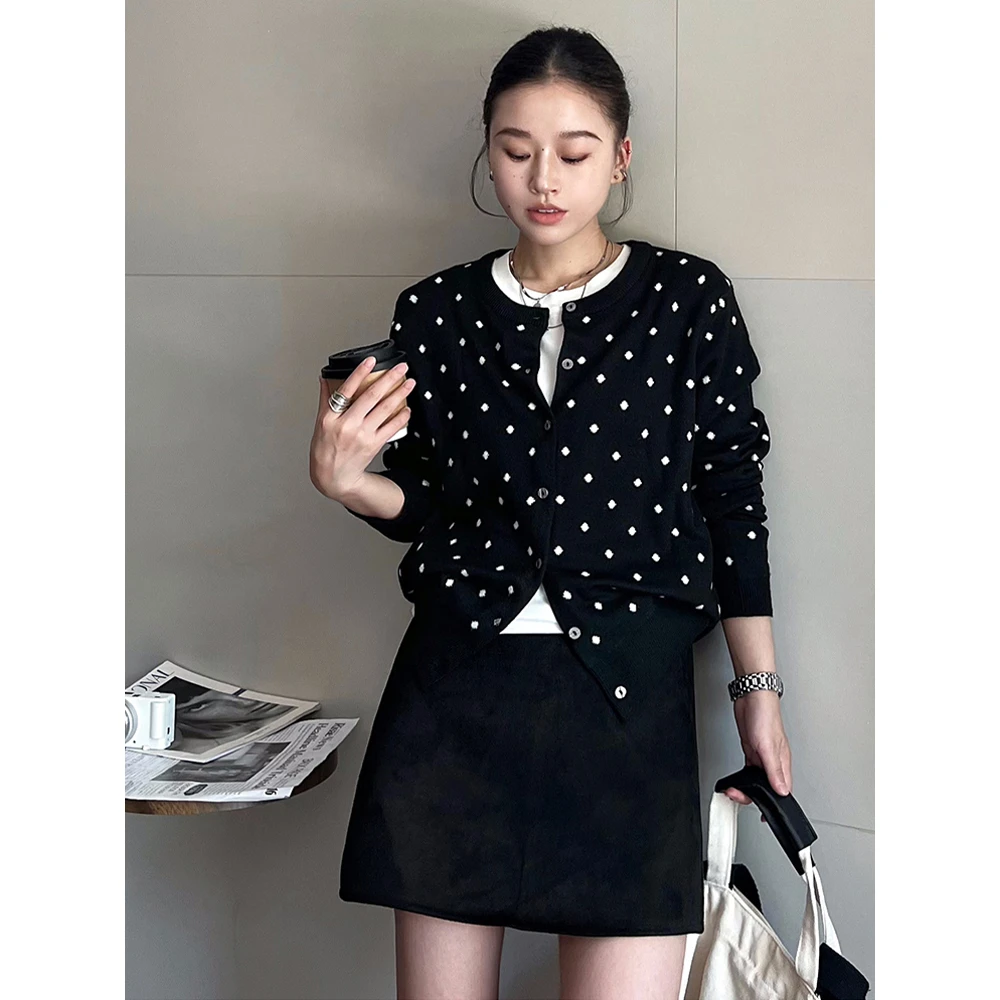 黑色波点圆领针织开衫女春秋复古百搭软糯毛衣显瘦叠穿上衣外套厚