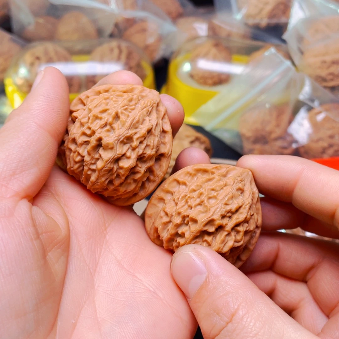 吊坠文玩核桃斯*金牛一对