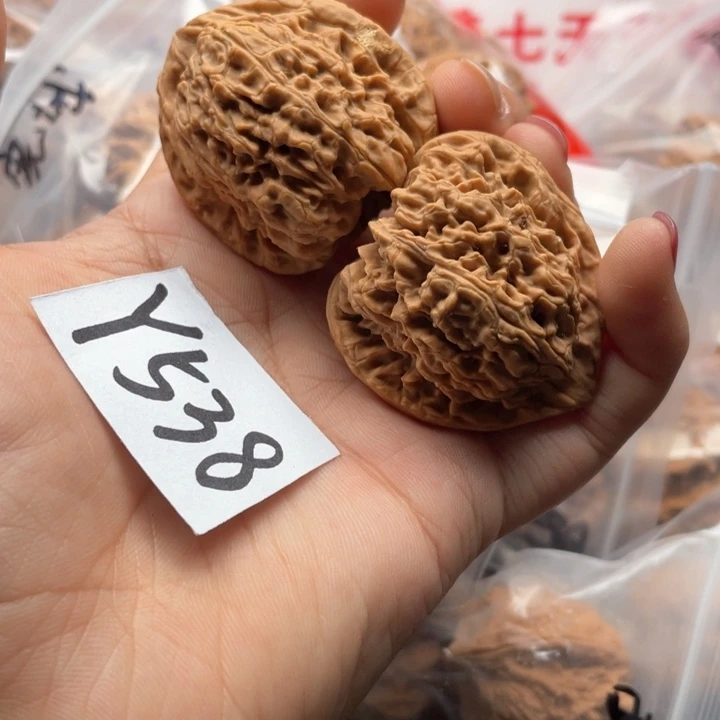 文玩核桃把件南疆