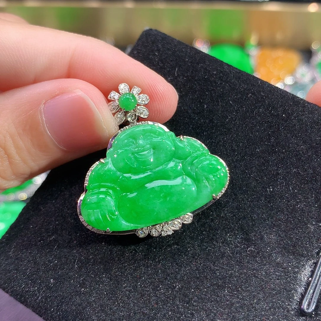 翡翠18K金镶嵌颈饰