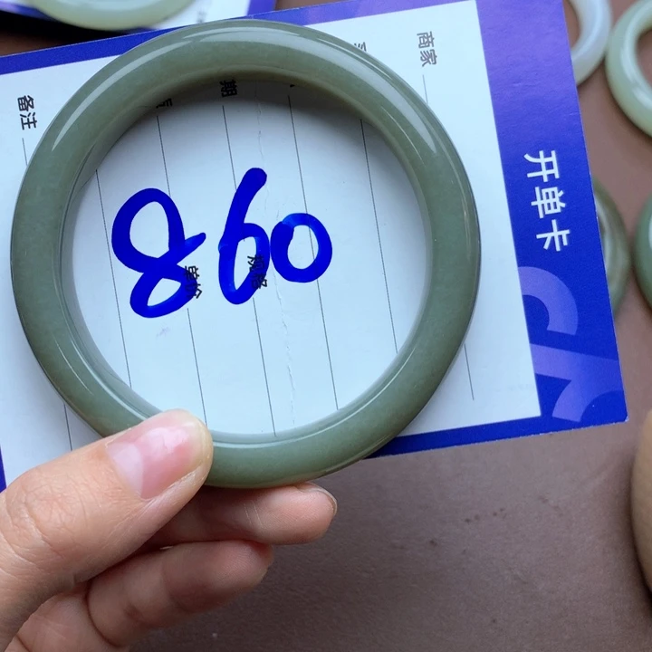 和田玉未镶嵌手镯63