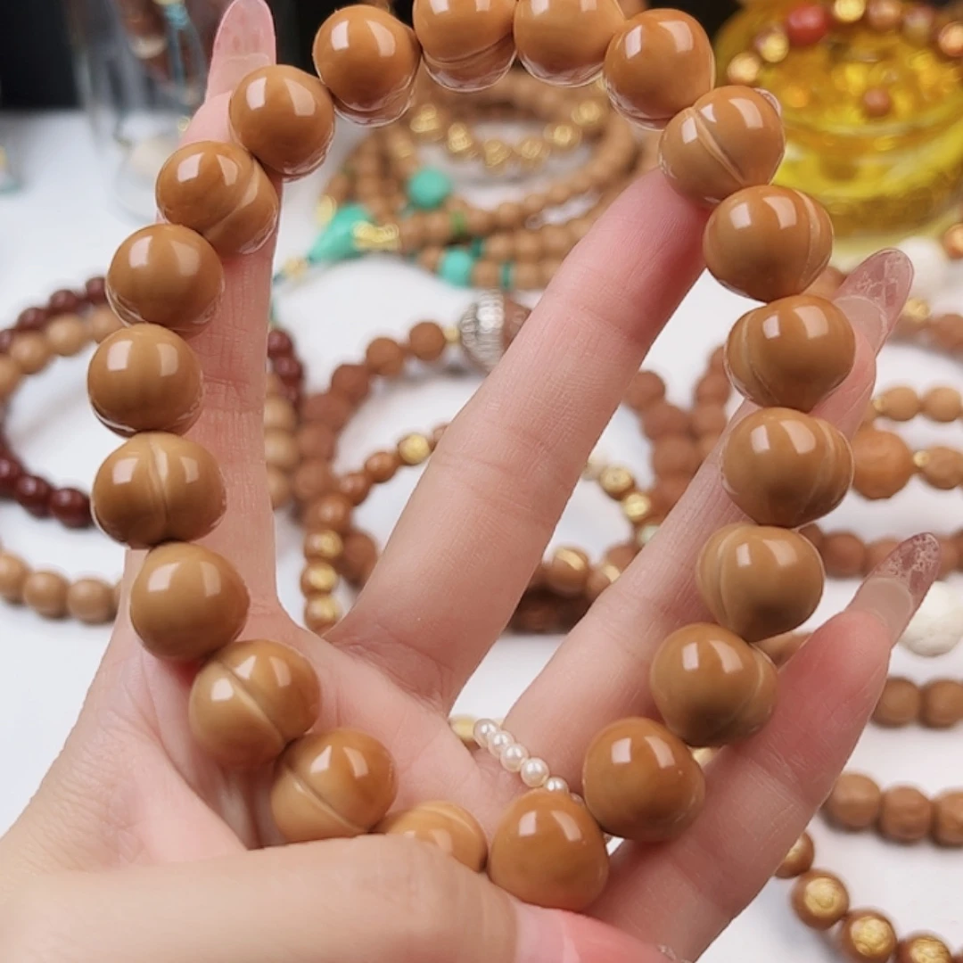 猴头核桃吊坠屁桃