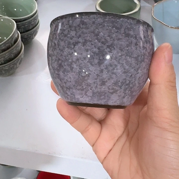主人杯一个，瓷。。。