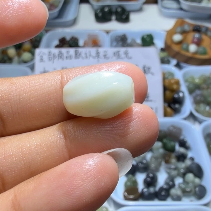 未镶嵌和田玉珠宝半成品