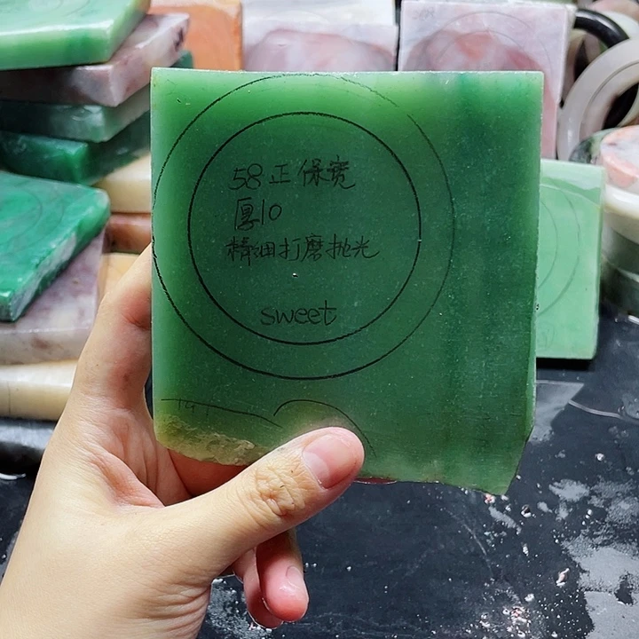 石英质玉未镶嵌手镯定制