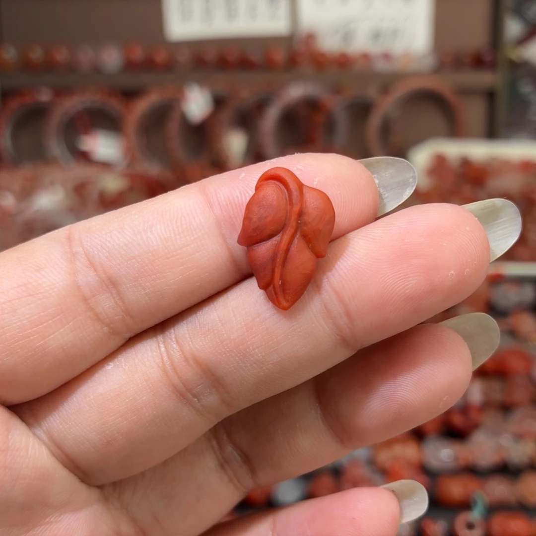 南红玛瑙未镶嵌颈饰金枝玉叶