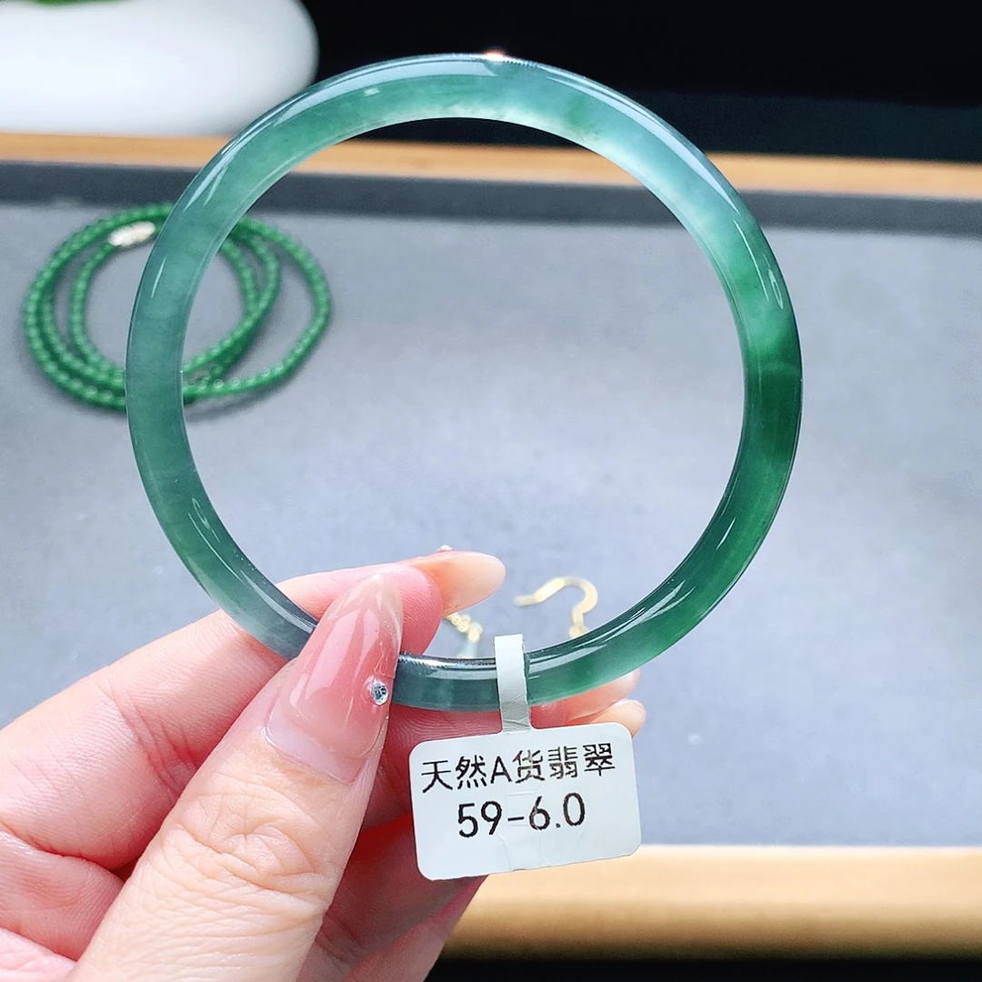 未镶嵌手镯（圆镯）翡翠