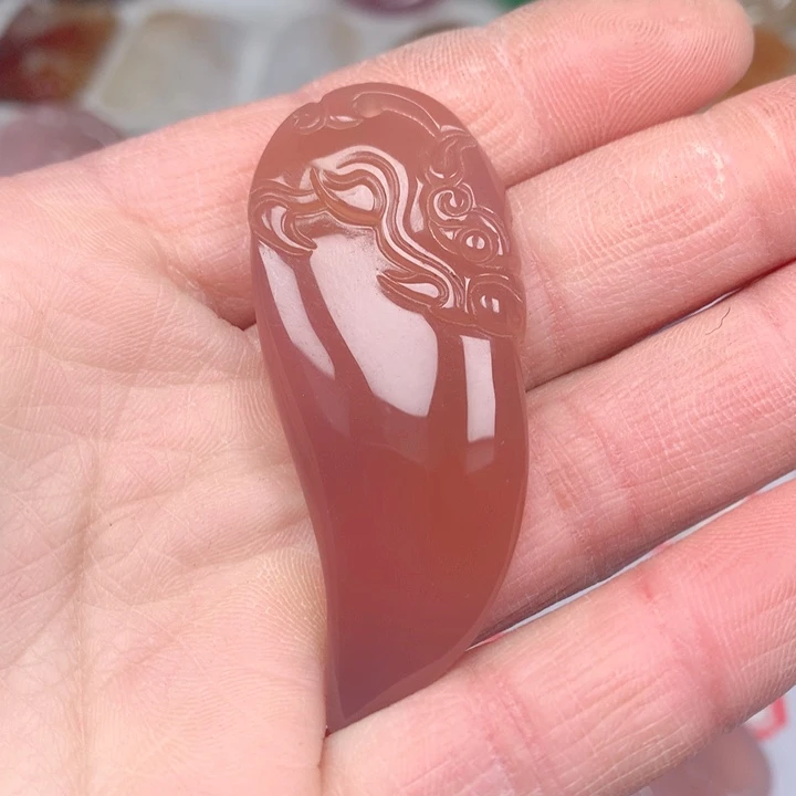 玛瑙/玉髓颈饰未镶嵌小**鱼